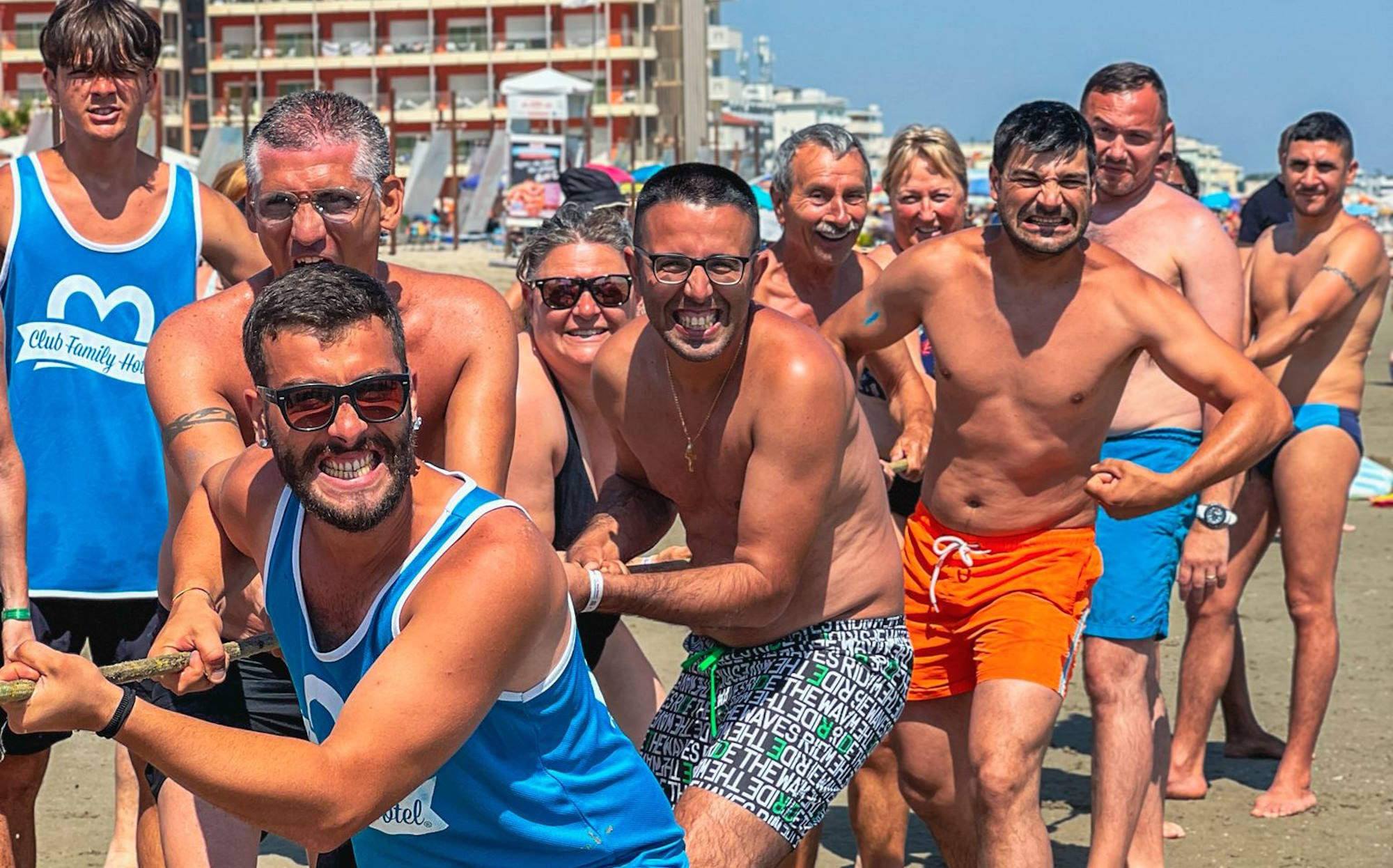 media.CFH_Tosi-Cesenatico_Animazione_Spiaggia_genitori