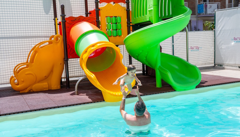 media.Club Family Hotel Cervia Tintoretto con piscina e acquascivoli per bambini 830x476